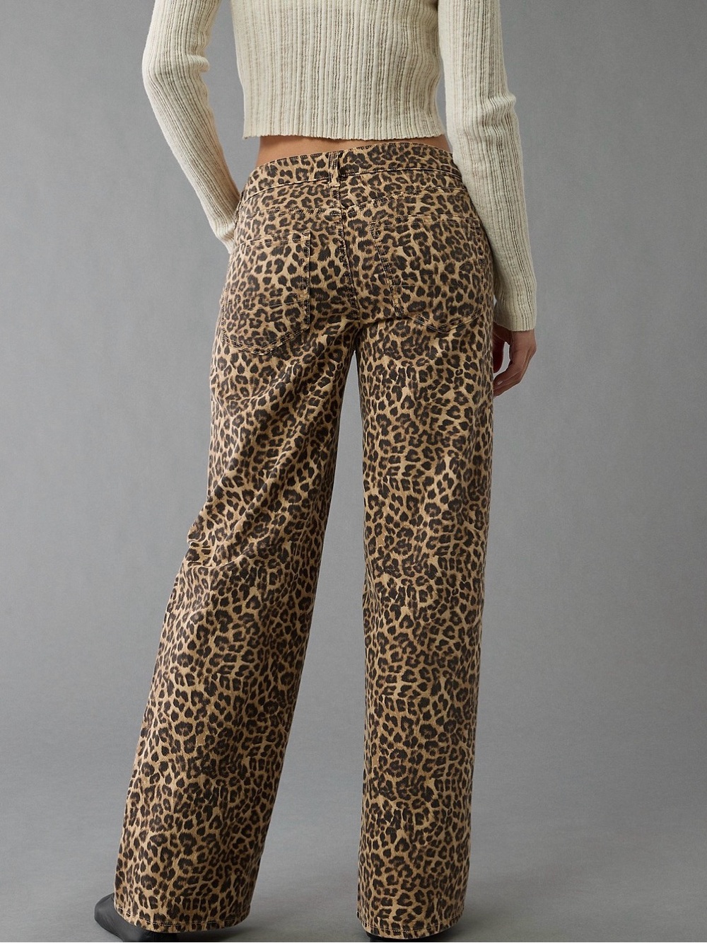 American Eagle Stretch Leopard Low-Rise Baggy Wide-Leg Pants - Picture 3 of 16